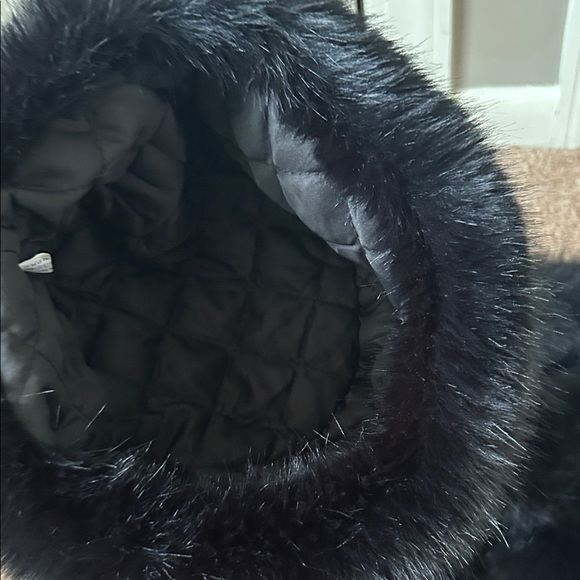 Black Faux Fur Hat and Scarf Set - Picture 3 of 5